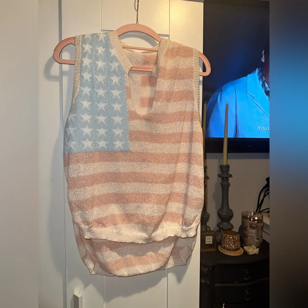 NWOT American Flag Notched Neckline Loose Sweater Tank - Image 7