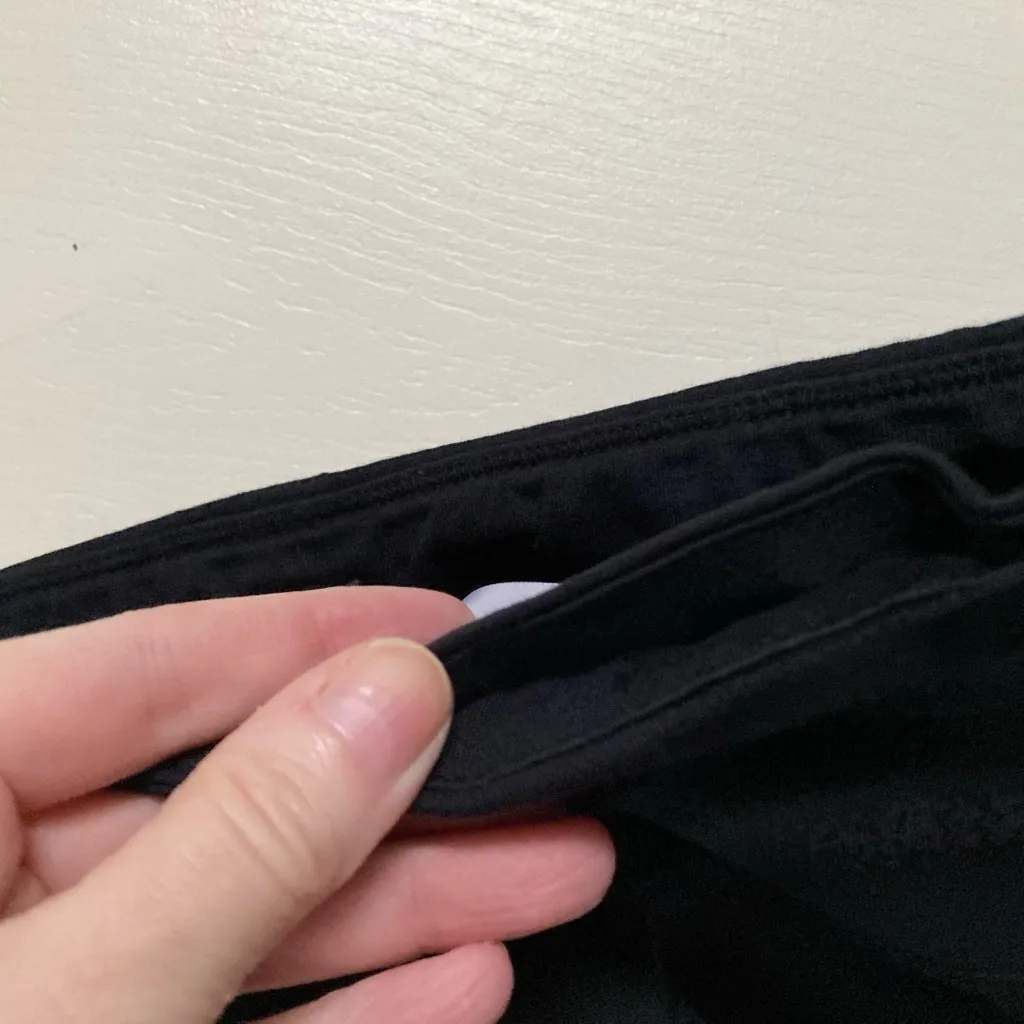 🌞Tommy Hilfiger Black w/Red, White & Blue Stripes & White Hilfiger Capris #Br - Image 4