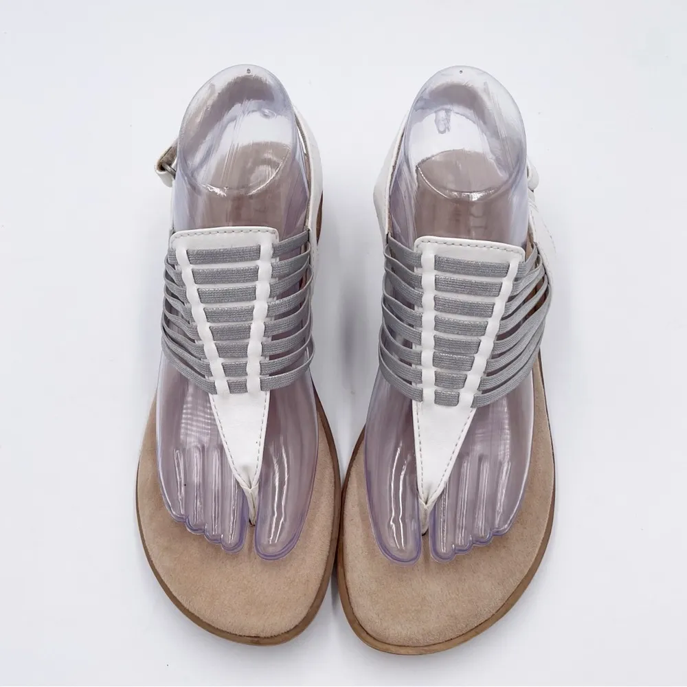 SOUL Naturalizer Women's Jette Flat Sandals White Silver Faux Leather Size 8 - Image 3