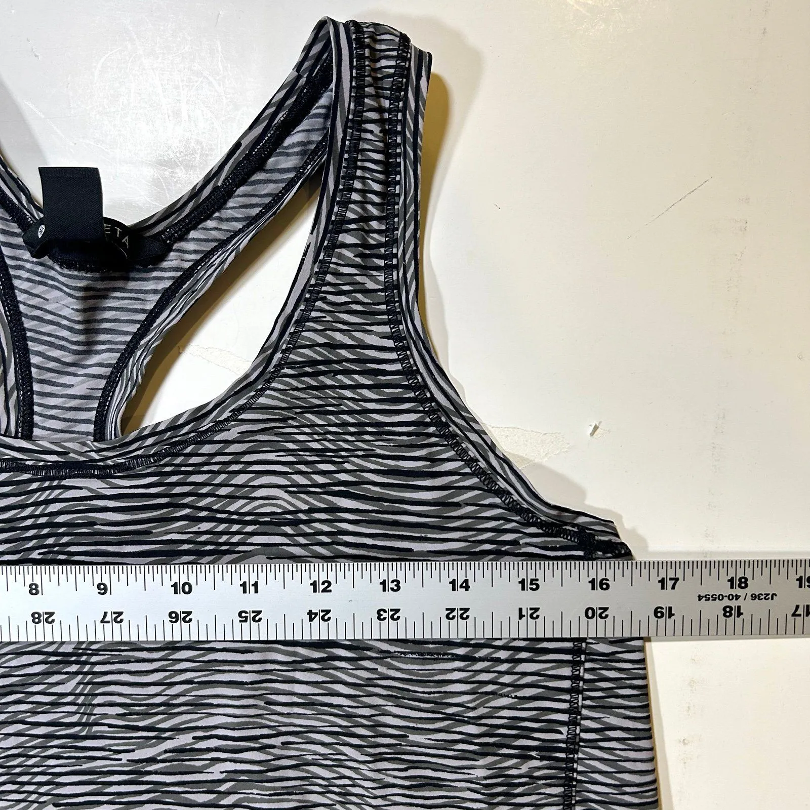 Athleta Racer Back Tank Top‎ Womens Small Gray - Image 6