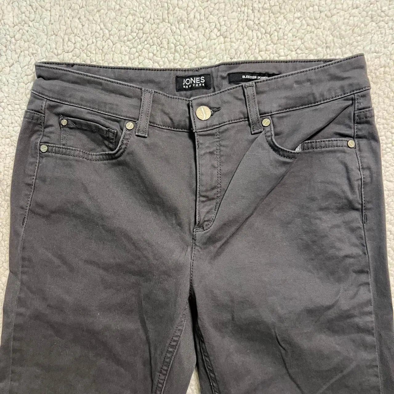 Jones New York Bleecker Skinny Pants in Charcoal Gray Size 6 - Image 3