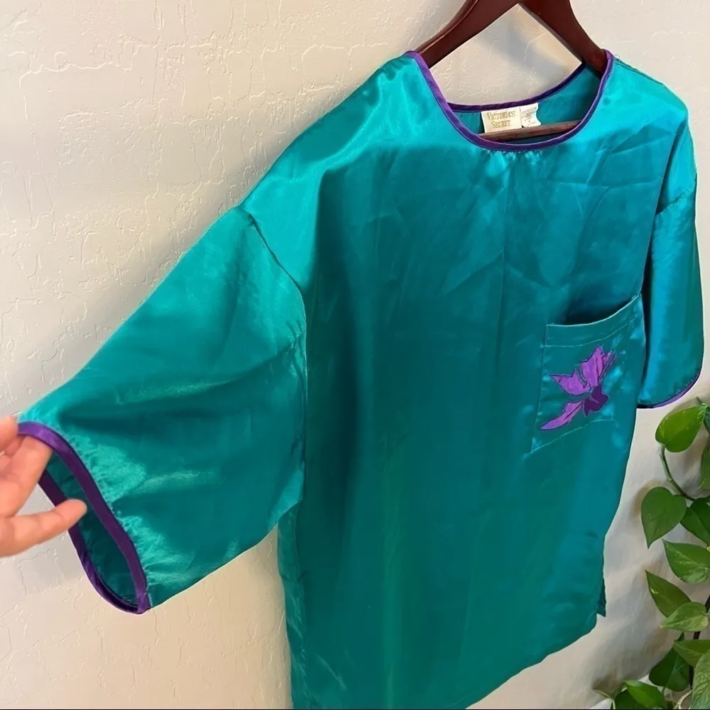 Victoria’s Secret Gold Label Vintage sleep tunic top, jewel green satin, sz M - Image 5