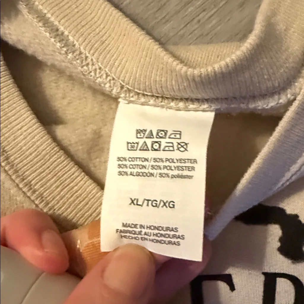 đNWOTâ˘Sandersons Sistersâ˘Witch Museumâ˘Womanâs CrewNeck Sweatshirtâ˘Size:XLđ Tan - Image 4