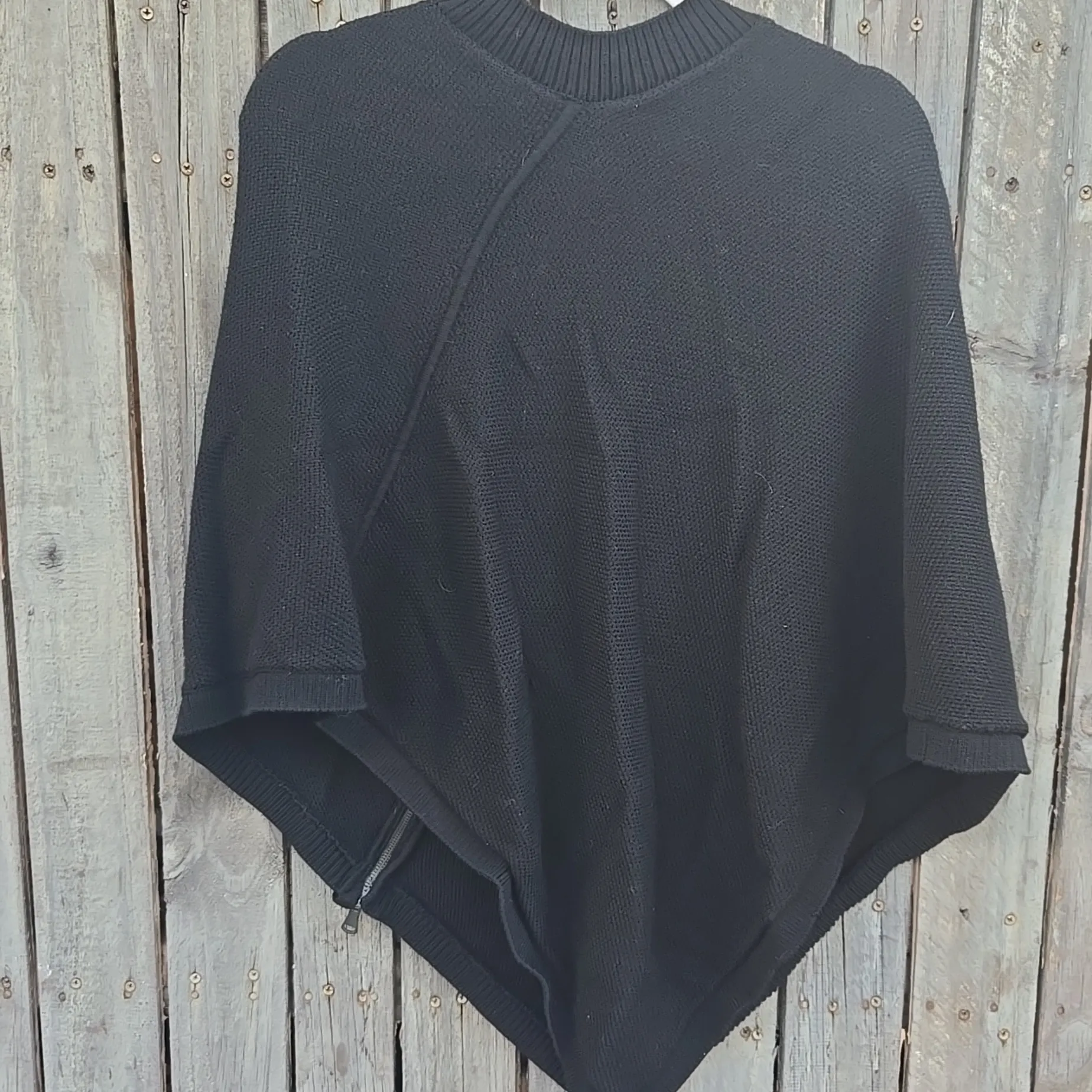 Lululemon Black exposed  poncho OS 100% Merino Wool - Image 5