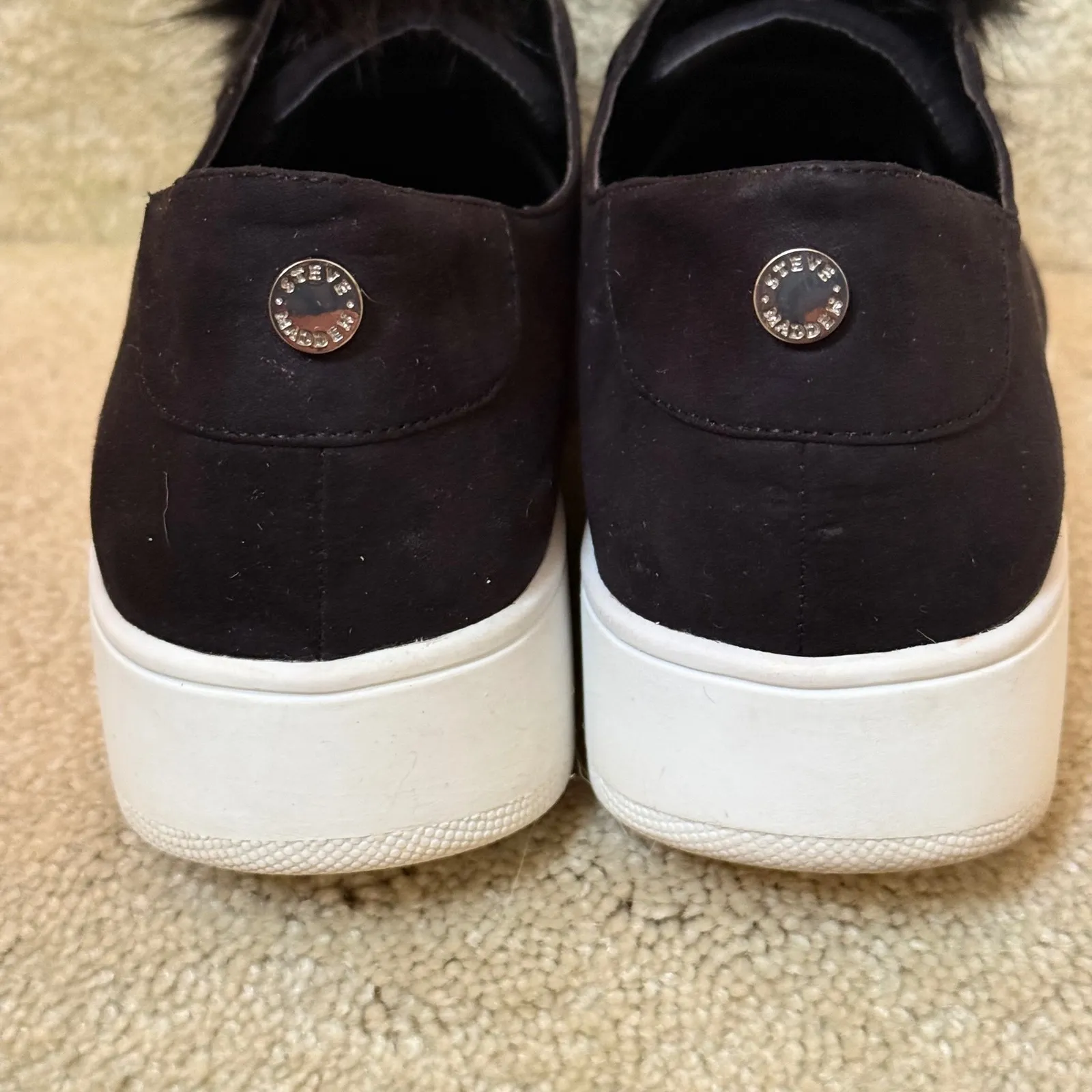 Steve Madden Furbie Slip On Platform Sneakers Black Pom Poms Womens Size 8.5 - Image 4