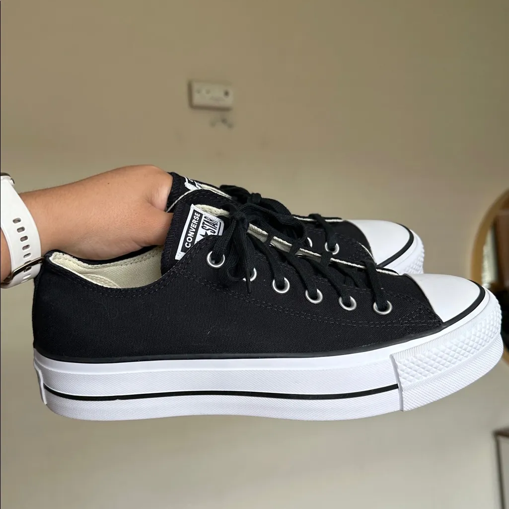 NEW! CONVERSE Chuck Taylor All Star Lift Platform Womens Low Top Shoes Sz 9.5‎ - Image 3