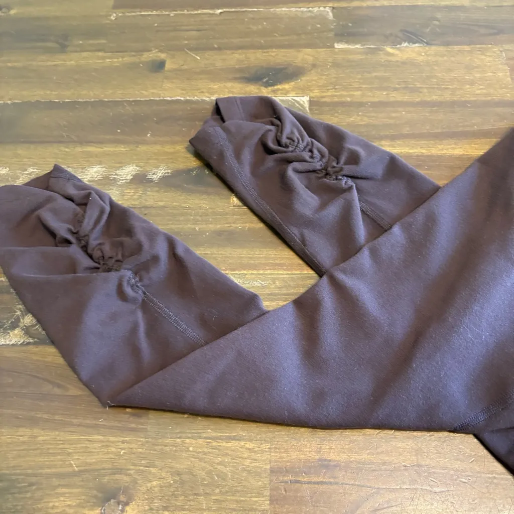 Beyond Yoga Chocolate Brown Mocha Cropped Leggings Capri Cinched Stretch XS - Image 3