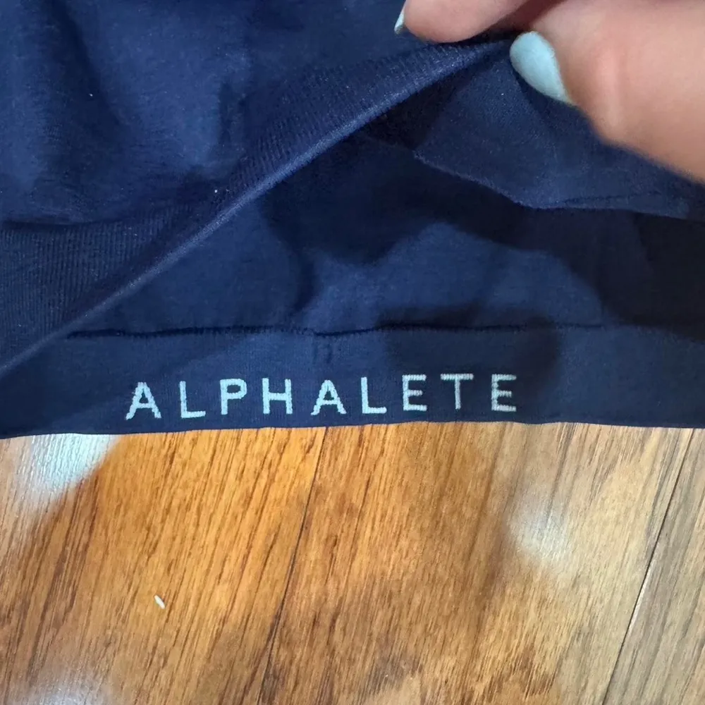 Alphalete Navy Blue Cropped Top Sz S - Image 2
