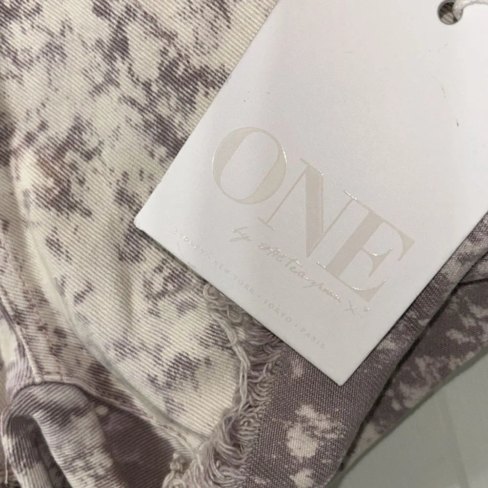 One Teaspoon  Tye Dye Gray & White Elastic Waist Shorts(Size 26) - Image 5