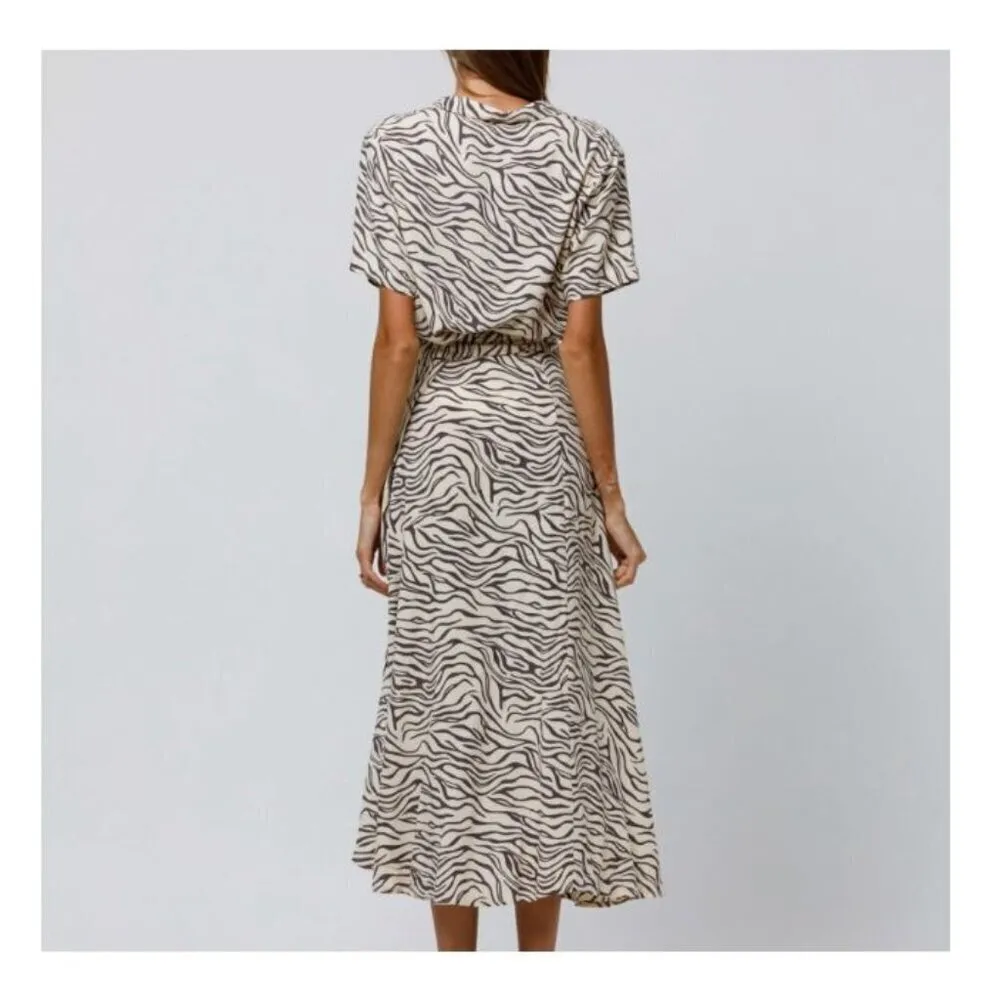 BeachGold Tina Shirt in Swirl Animal Large Womens Button Down Blouse Top Black - Image 10