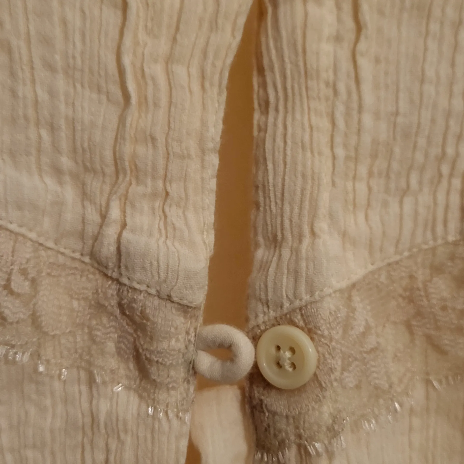 Old Navy  Cream Button-Up Blouse - Image 5