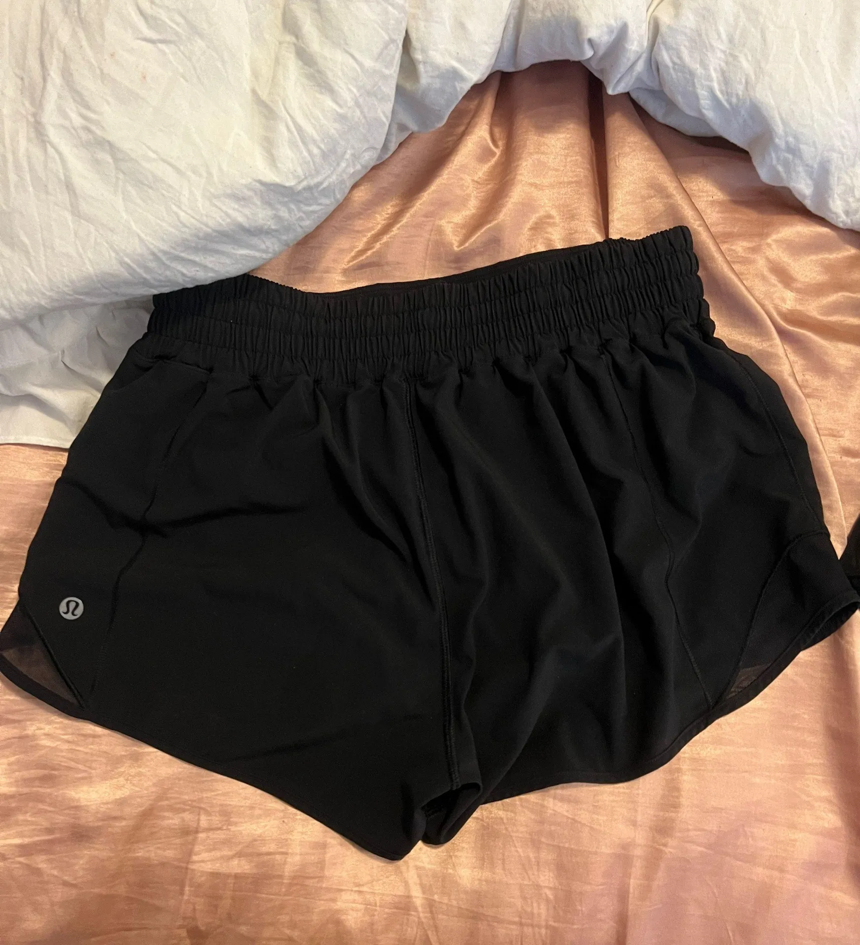 Lululemon Hotty Hot Short High-Rise 2.5” - Image 3