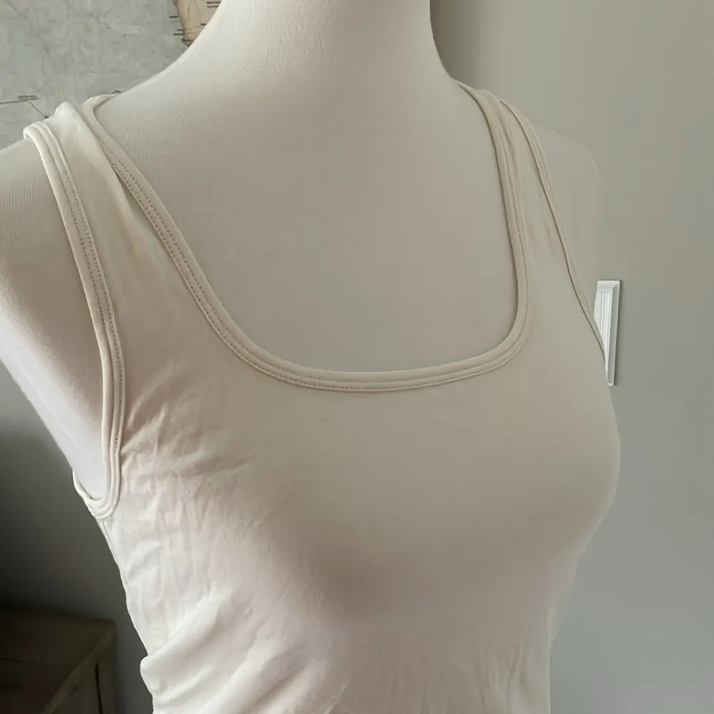 Cute Brand New with Tags Cream Colored Fabletics Tank Top - Image 7