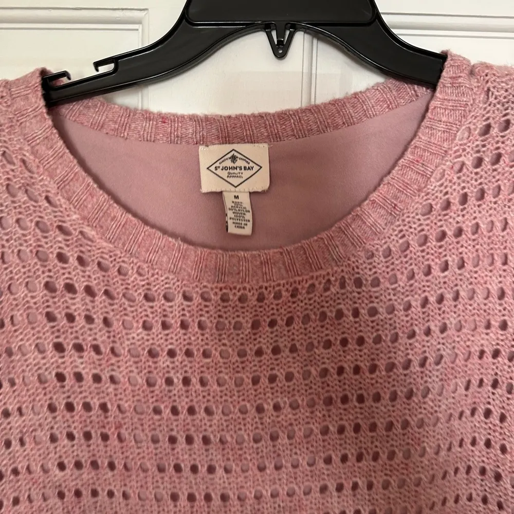 Women's St Johns Bay sweater. sheer bottom edge. Medium. light pink/mauve color - Image 4