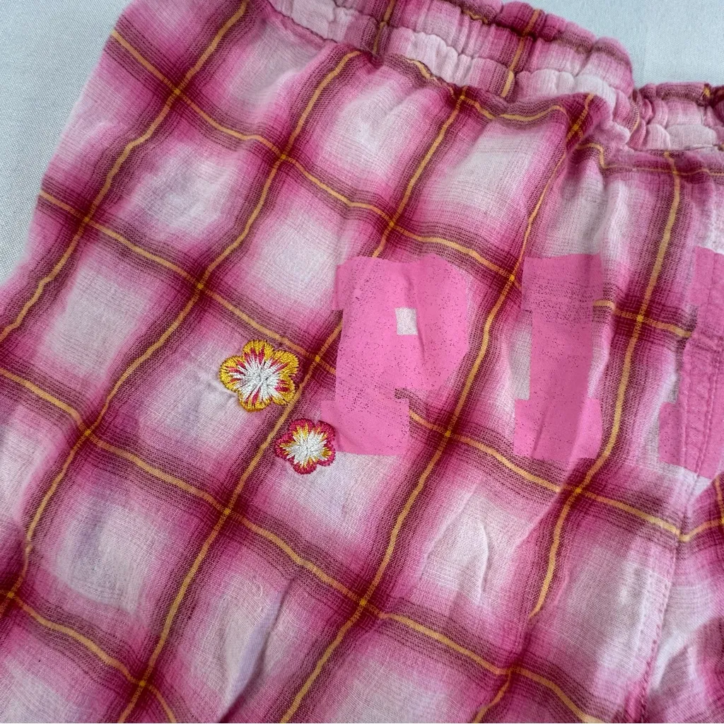 Victoria Secret’s PINK Y2K Plaid Cuff Capri Embroidered Pink Across Butt Size XS - Image 6