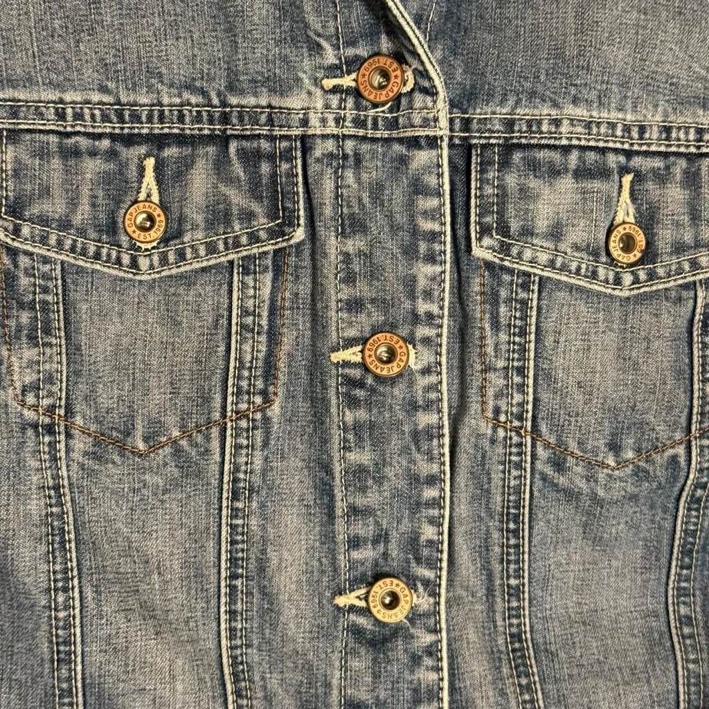 GAP Women's Light Blue Button Front Denim Jean Jacket Size Medium - Image 3