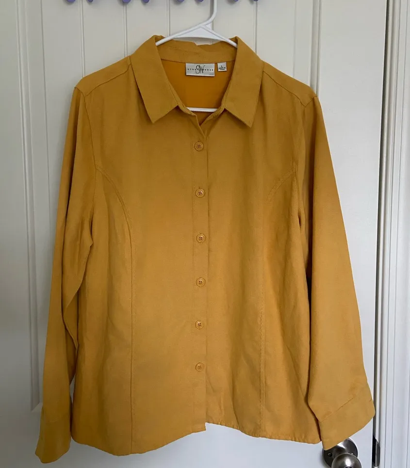 EUC Studio Works faux suede women’s deep yellow soft button down shirt large - Image 1