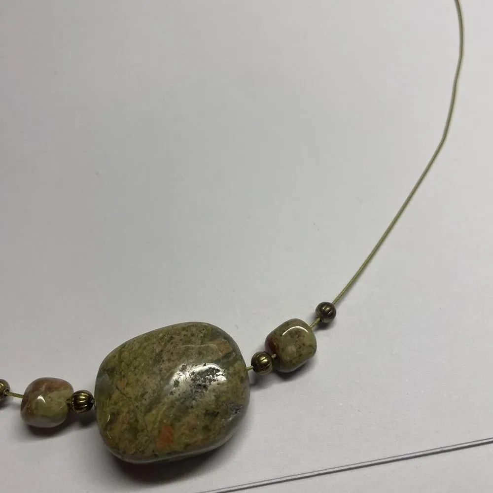 Women’s Green Natural Stone Pendant / Green Cord Costume Necklace Magnetic Clasp - Image 2