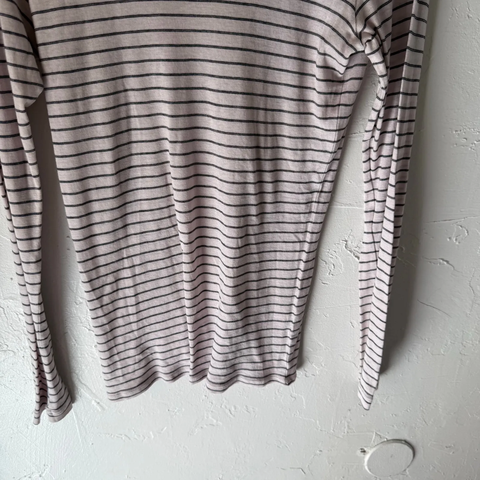 Vince Size Pink Striped Long Sleeve T-Shirt – Soft‎ Lightweight Crew Neck Tee - Image 3