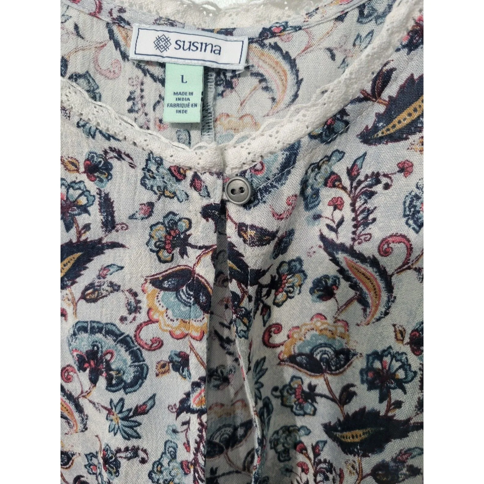 Susina Nordstrom Rack Women's Top/ Blouse Gray Floral Sleeves Size L - Image 7