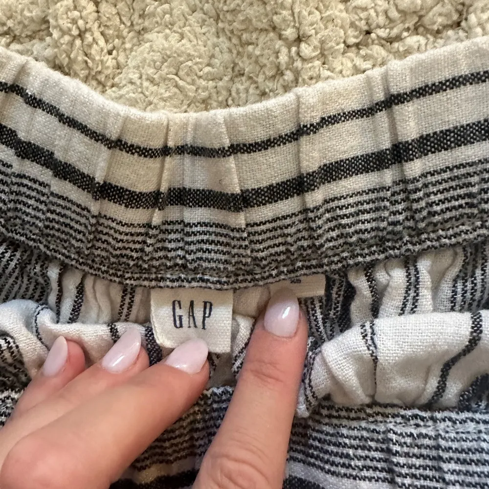 Gap  Striped Flowy Shorts - Image 3