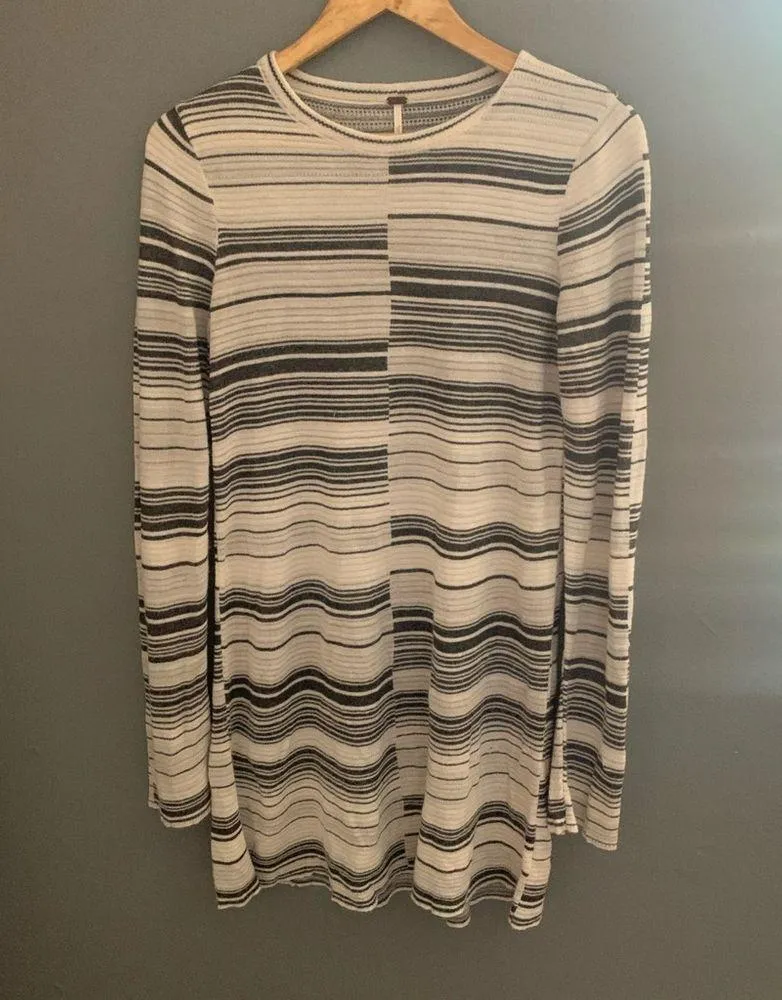 Free people white striped sweater dress - Image 5