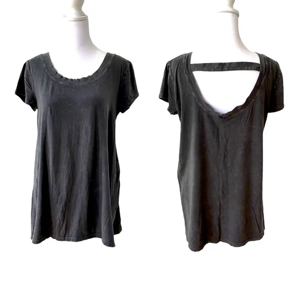 Cable & Gauge Distressed Black Open Back Loose Fit Tee Size Medium - Image 2