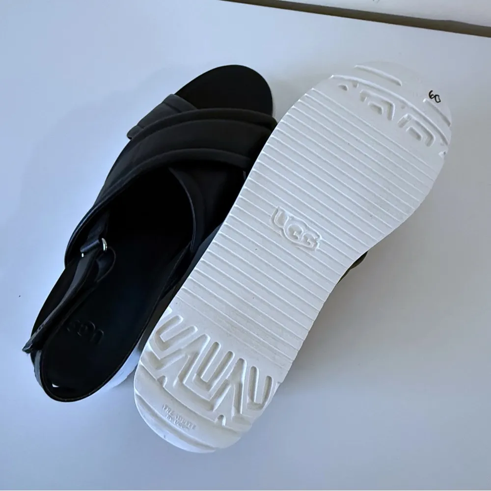 NEW $120 UGG Women Zayne Slingback Sandals Black US 10 - Image 4