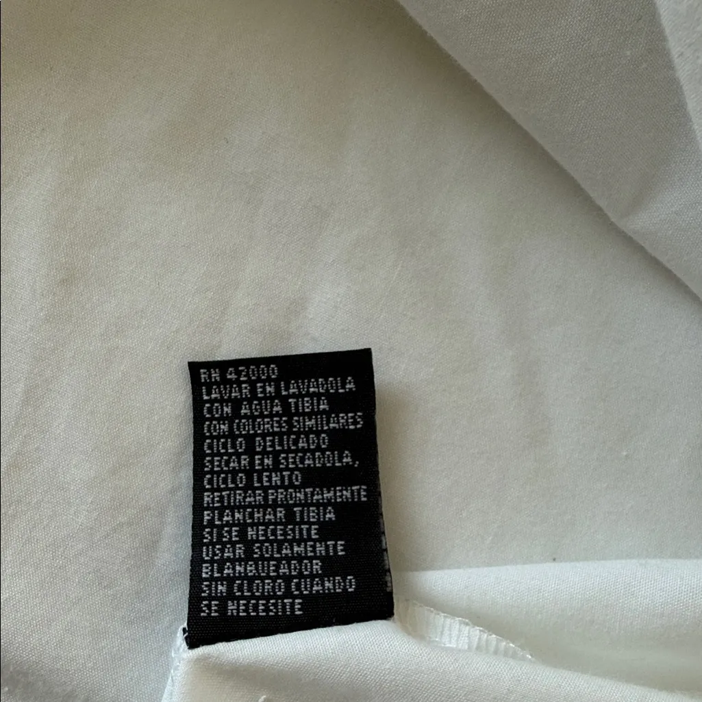 Chic White Button - Image 10