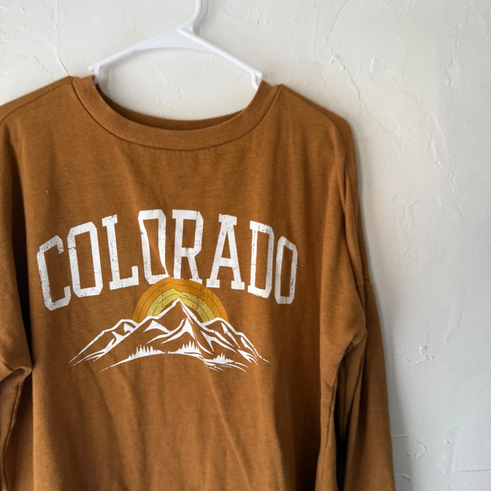 Colsie Women's Long Sleeve‎ Colorado Mountains Sunset Graphic Sweatshirt Top M Brown Size M - Image 2
