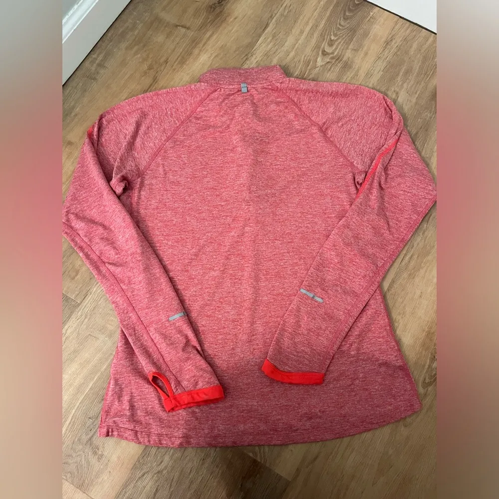 Under Armour  Half Zip Top. Size medium. - Image 2