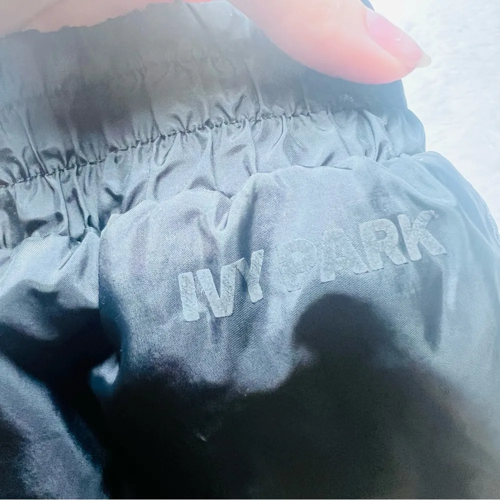 Ivy Park  Black Mesh Elastic Waist Athletic Shorts 3" Inseam Size XXSmall - Image 3