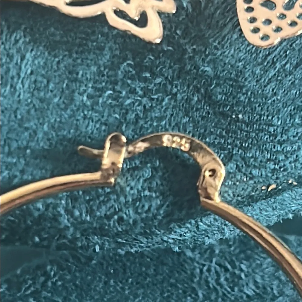 Set of 3 Oversized Gold Butterflies Rose Gold Tricolor Hoop Earrings Set - Image 8