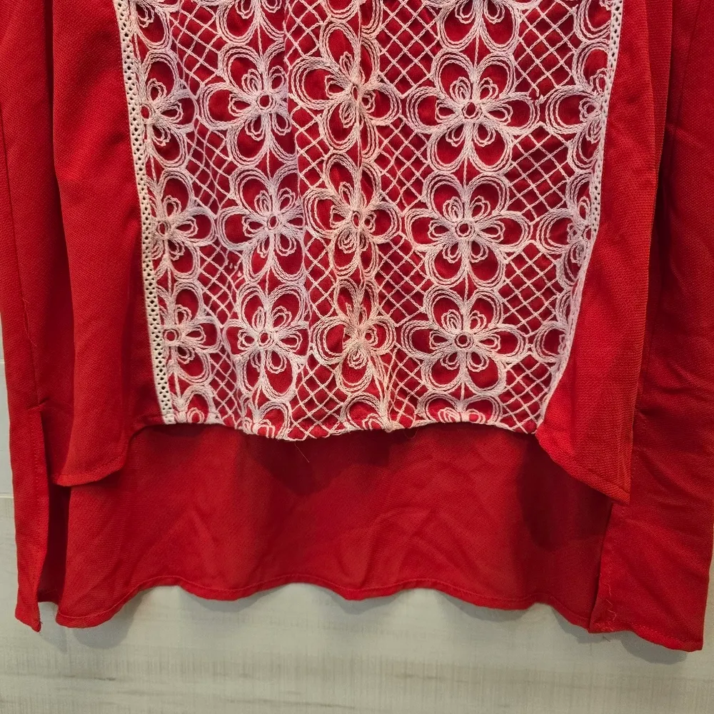 {1X} Torrid Red White Floral Crocheted Sleeveless Top - Image 4
