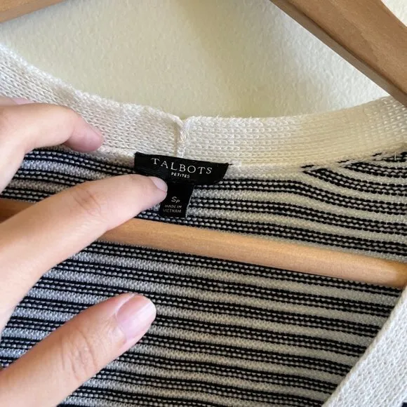 TALBOTS SWEATER STRIPED BUTTON SLEEVE V NECK WOMENS SIZE SP‎ PETITE BUTTON - Image 3