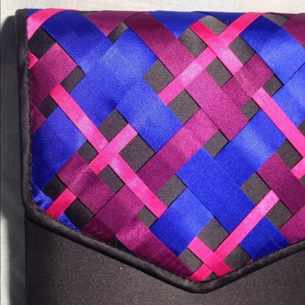 FINAL MARKDOWN LADIES' NWOT Evening Clutch w/Hidden strap - Image 2