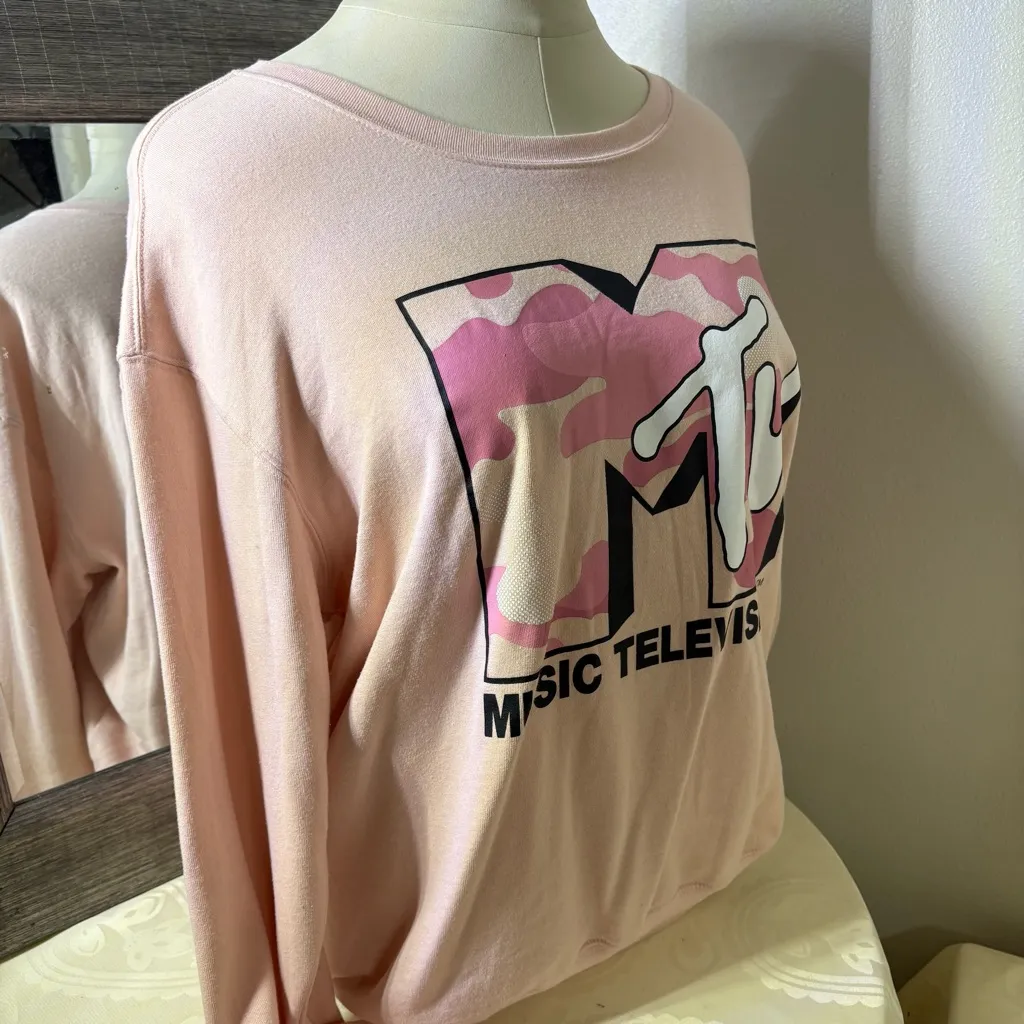 Love Tribe MTV Logo Sweatshirt - Image 10