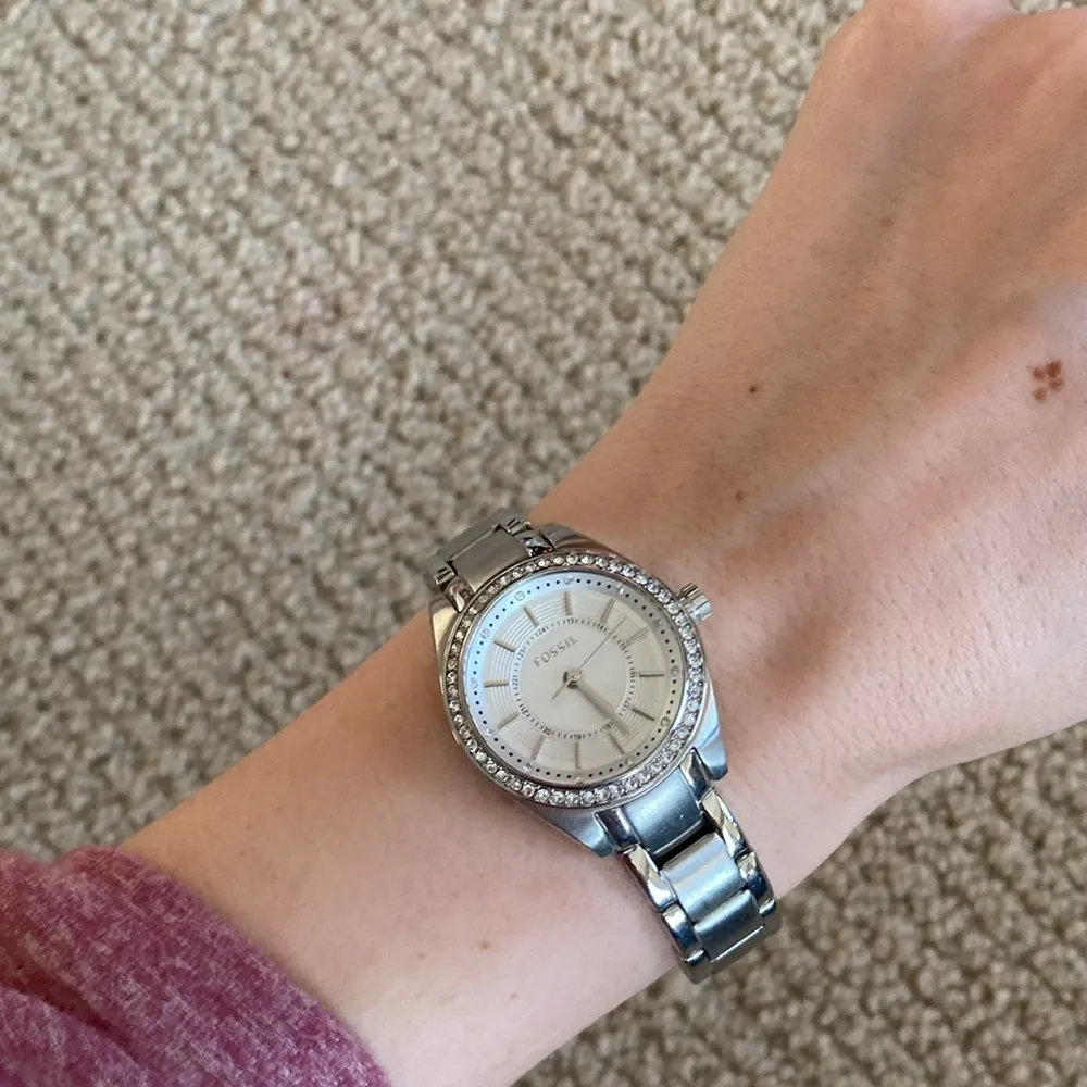 Fossil Stainless Steel Watch Silver Women’s Chain Link Style Jewel Encrusted - Image 8