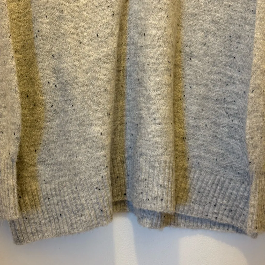 Style & Co. Gray V-Neck Women's sweater - Image 7