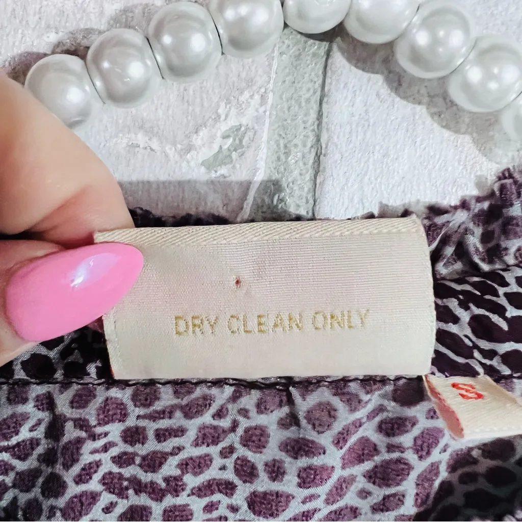 Rungolee Silk Popover Tunic Long Sleeve Animal Print Blouse Size S Gray - Image 6