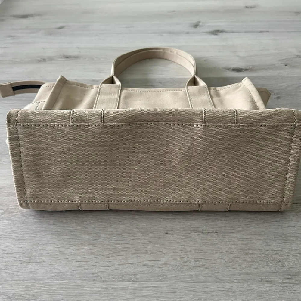 Marc Jacob’s The Large canvas tote bag Beige Medium EUC - Image 8