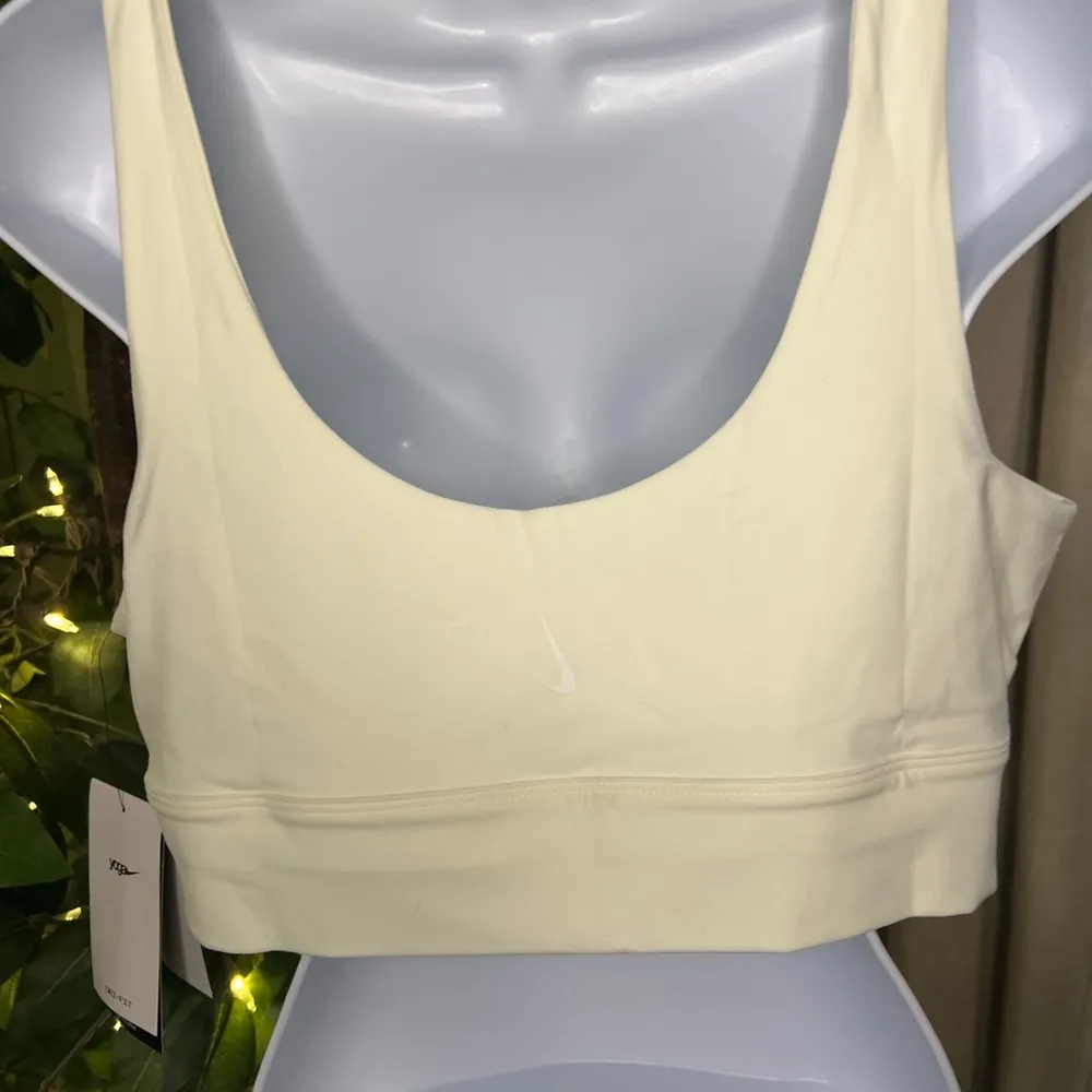 NIKE YOGA Women’s Sports Bra NWT Size 1X- not padded - Image 3