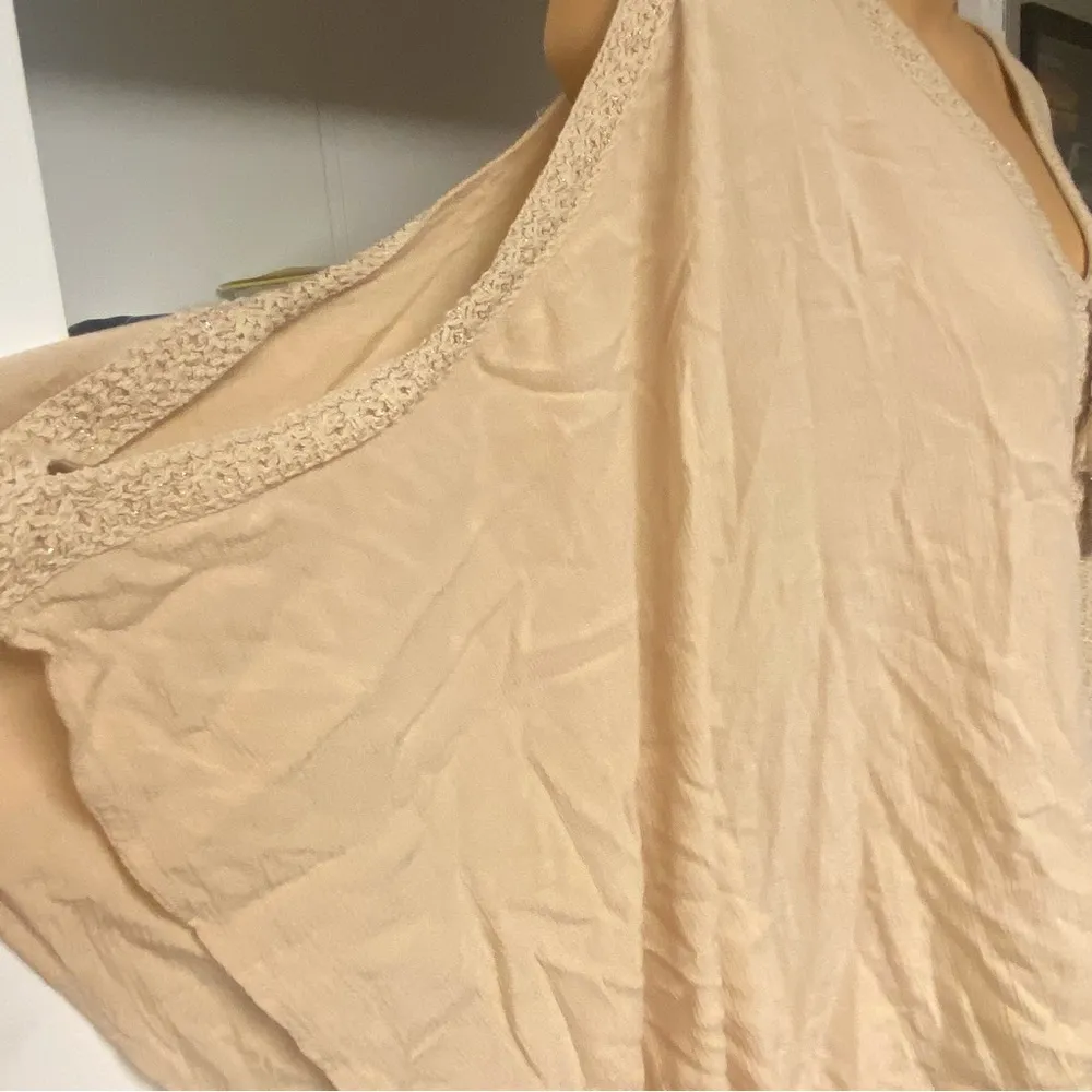 Lilly Pulitzer loose fitting cold shoulder pull-over - Image 2