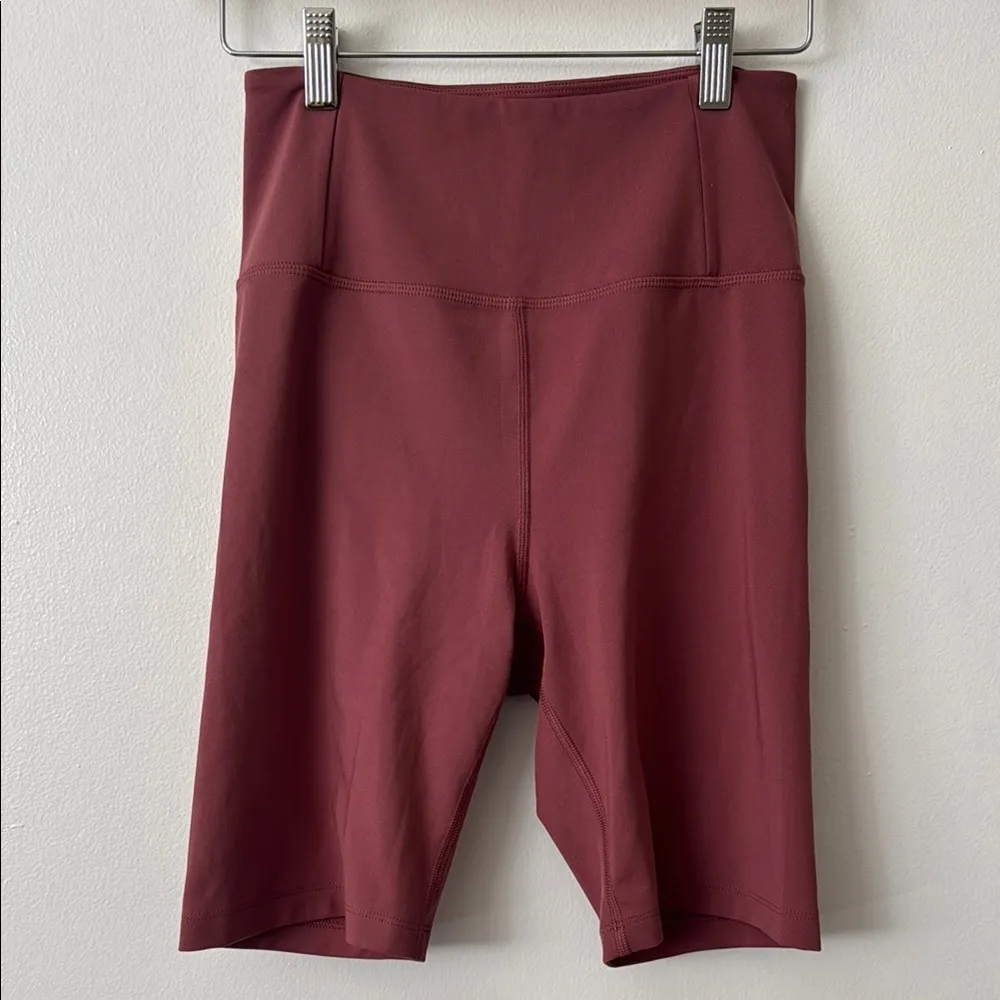 Girlfriend Collective M Pomegranate High Rise Bike Shorts - Image 3