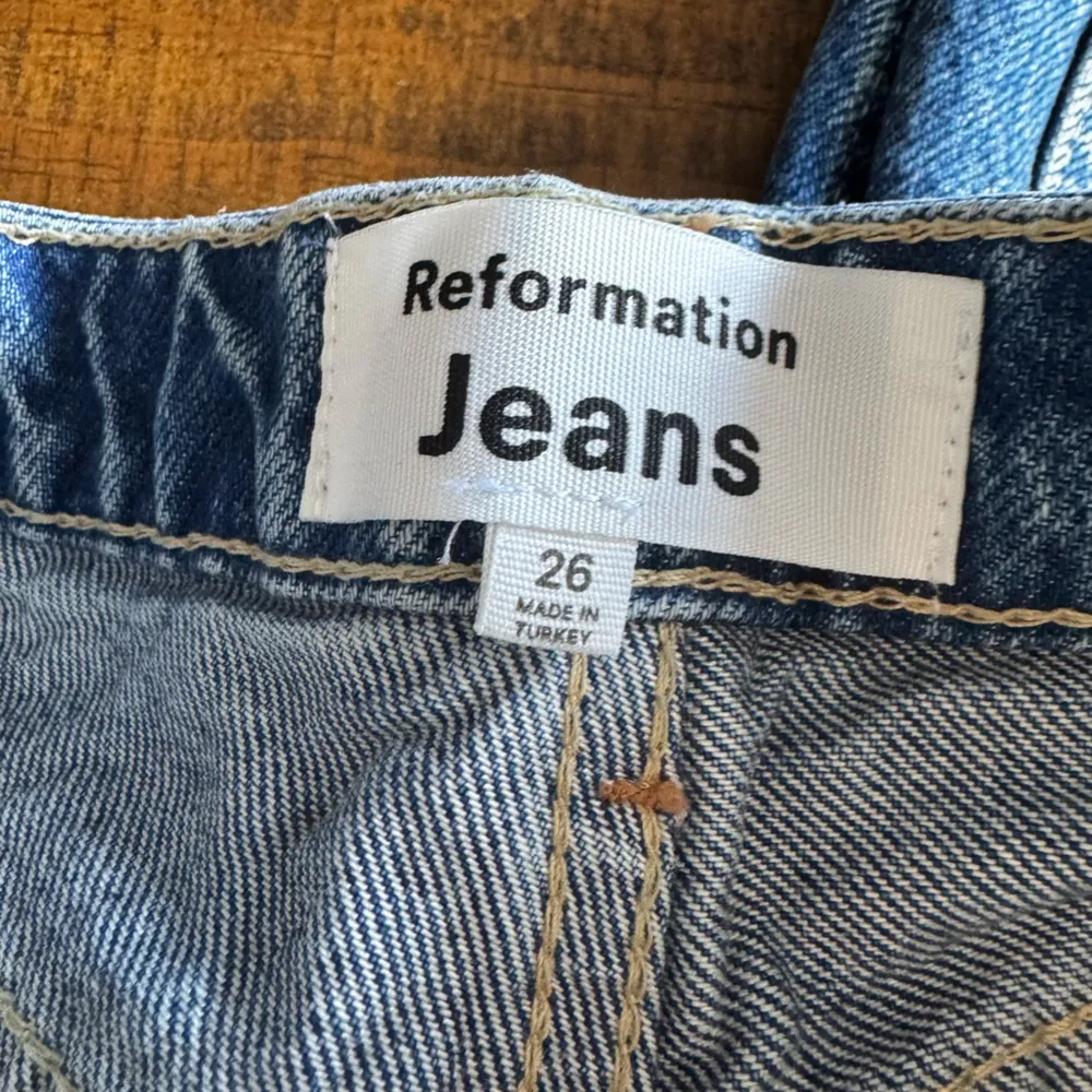 Reformation Cynthia high rise straight Medium Wash Blue Jeans size 26 NWOT - Image 2