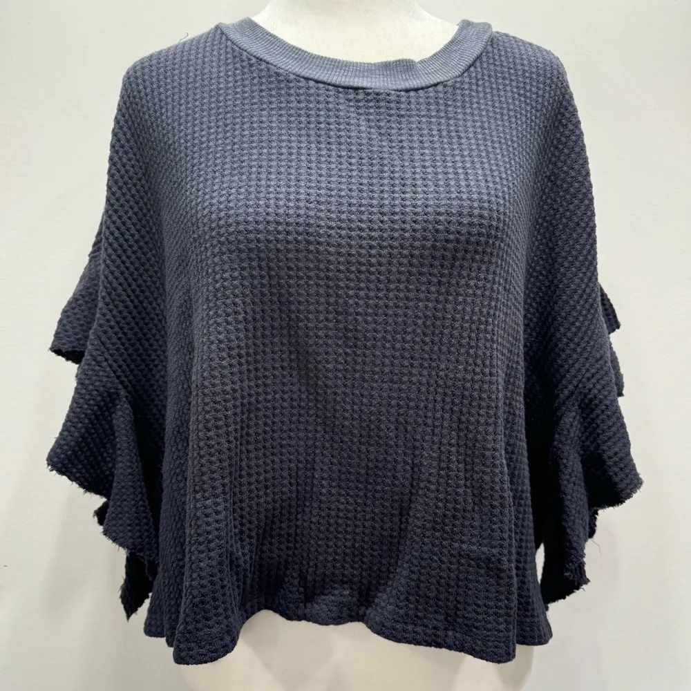 BUCKETLIST Navy Blue Waffle Knit Raw Edge Flutter Sleeve Slouchy Cropped Top NEW Size L - Image 3