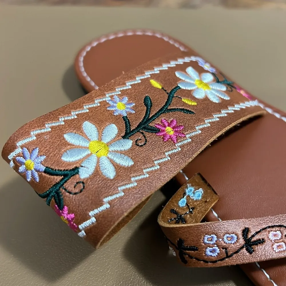 Women’s slip on sandals embroidered straps w/ toe hole runs small new wpackage Brown Size undefined - Image 7