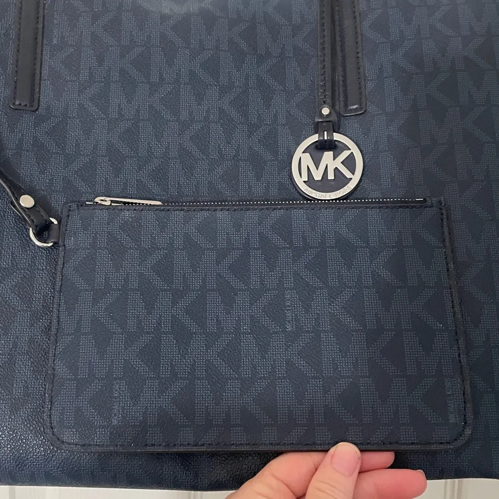 Michael Kors Blue Hayley Tote With Pouch - Image 3