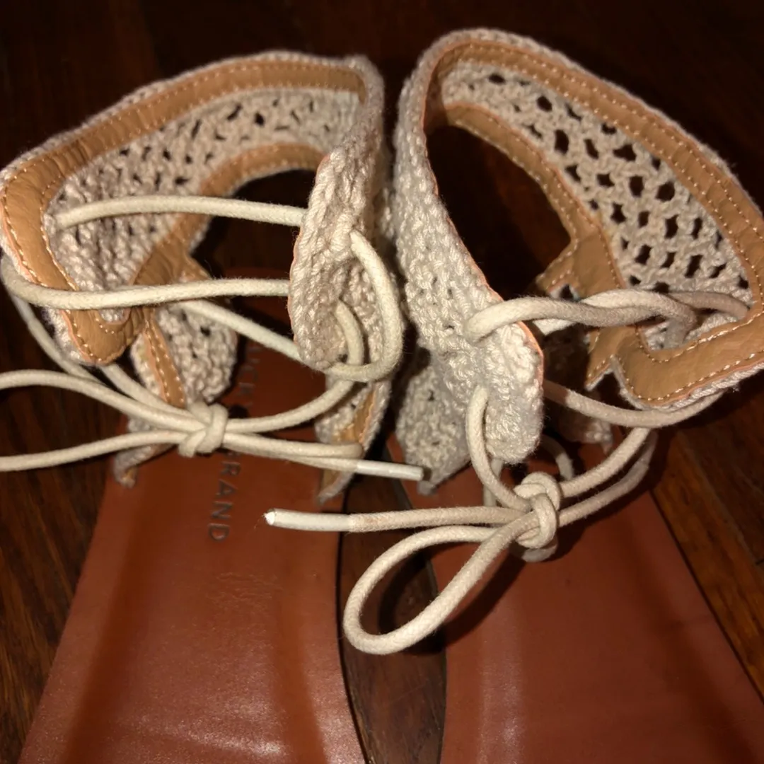 Lucky Brand Ariah Macrame Flat Sandal - Image 6