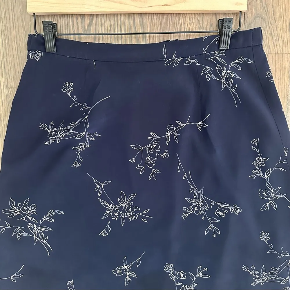 Vintage Talbots 100% Silk A-line Floral Midi Skirt Navy & Tan Size 10P / Medium - Image 6